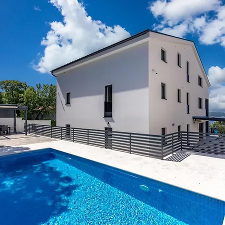Pool With Sea View - Happy Apartment