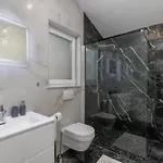 Pool Apartment