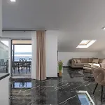 Apartment Pool *