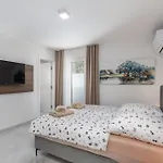 Pool Apartment Crikvenica