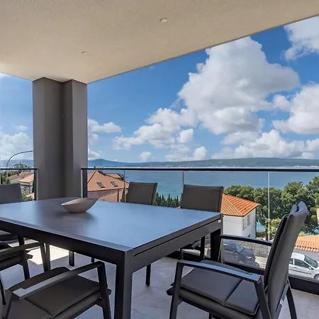 Pool With Sea View - Happy Apartment