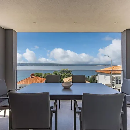 Apartment Pool With Sea View - Happy