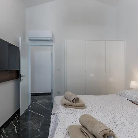 Pool With Sea View - Happy Apartment Crikvenica