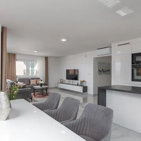 Pool Apartman