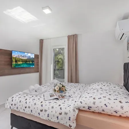 Pool Apartment Crikvenica