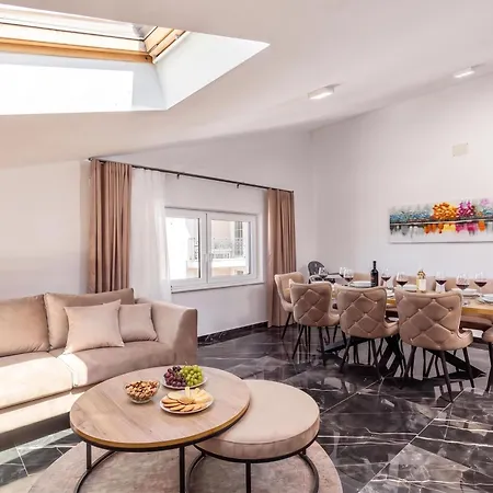 Pool Apartment