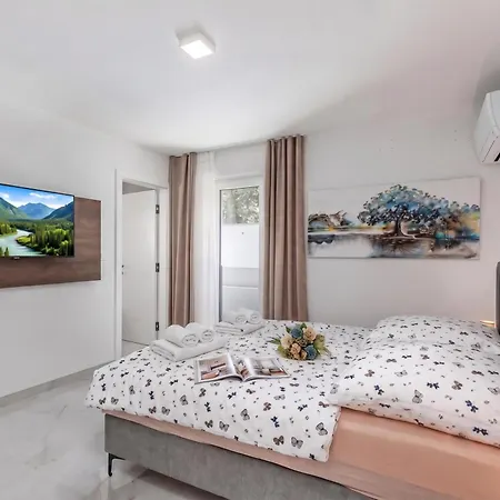 Pool Apartment Crikvenica