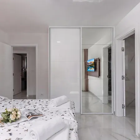Pool Apartment