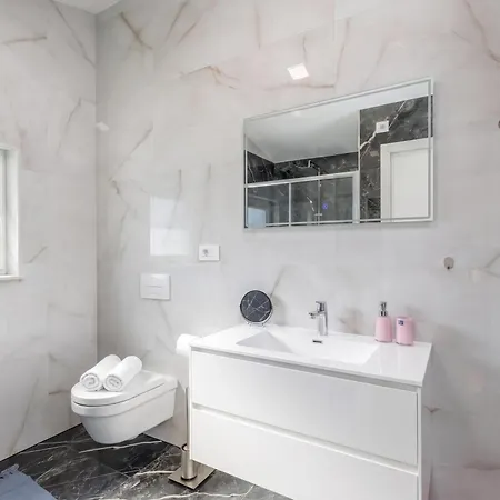 Pool Apartment Crikvenica